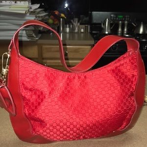 St. John Shoulder Bag Flawed